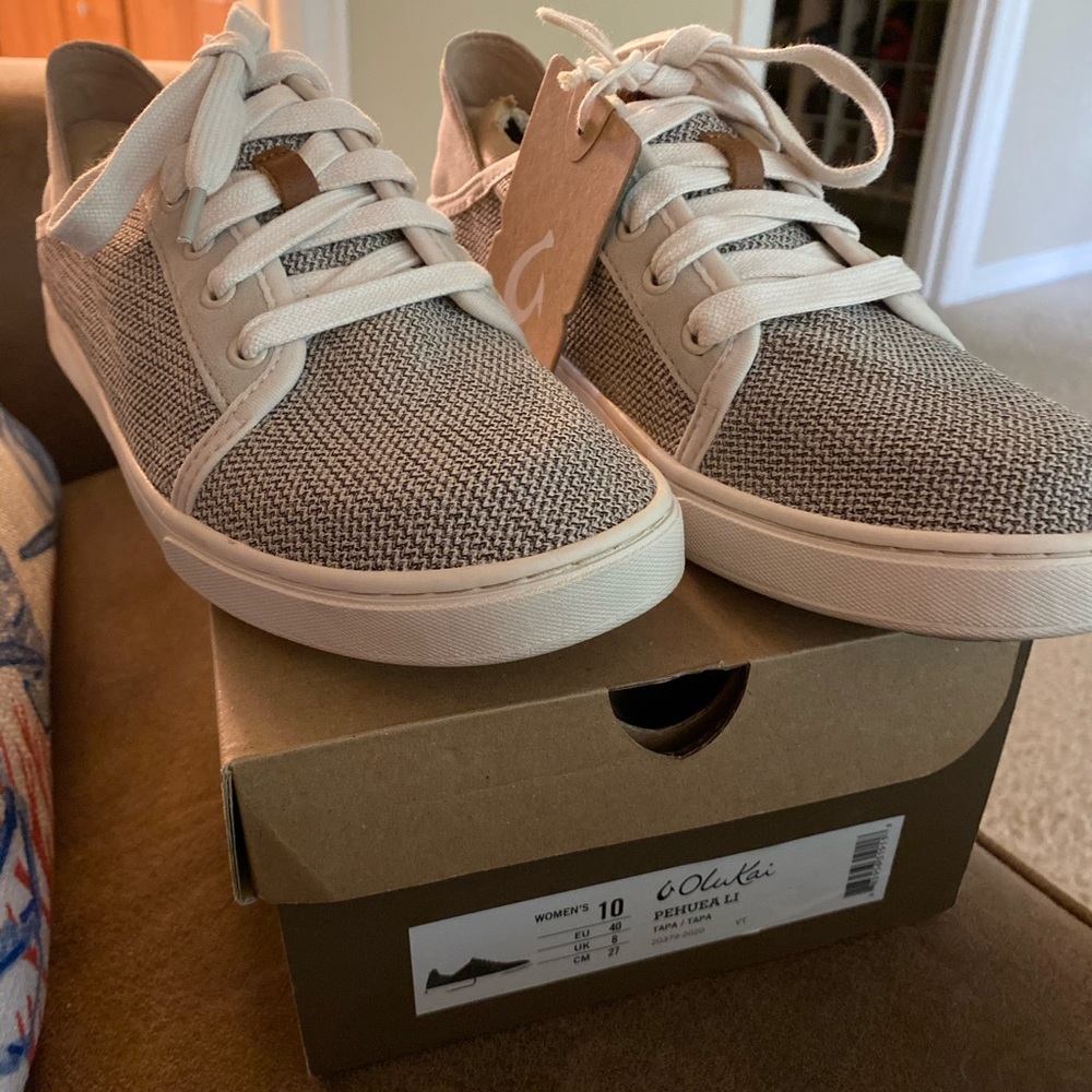 Pehuea Li Convertible Sneaker